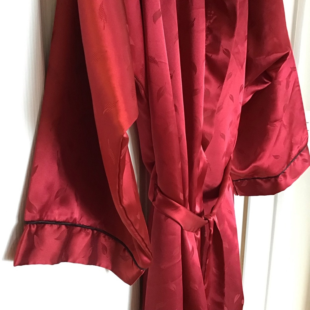 Red satin kimono, red robe with black piping, Size Large, L - Picture 3 of 8